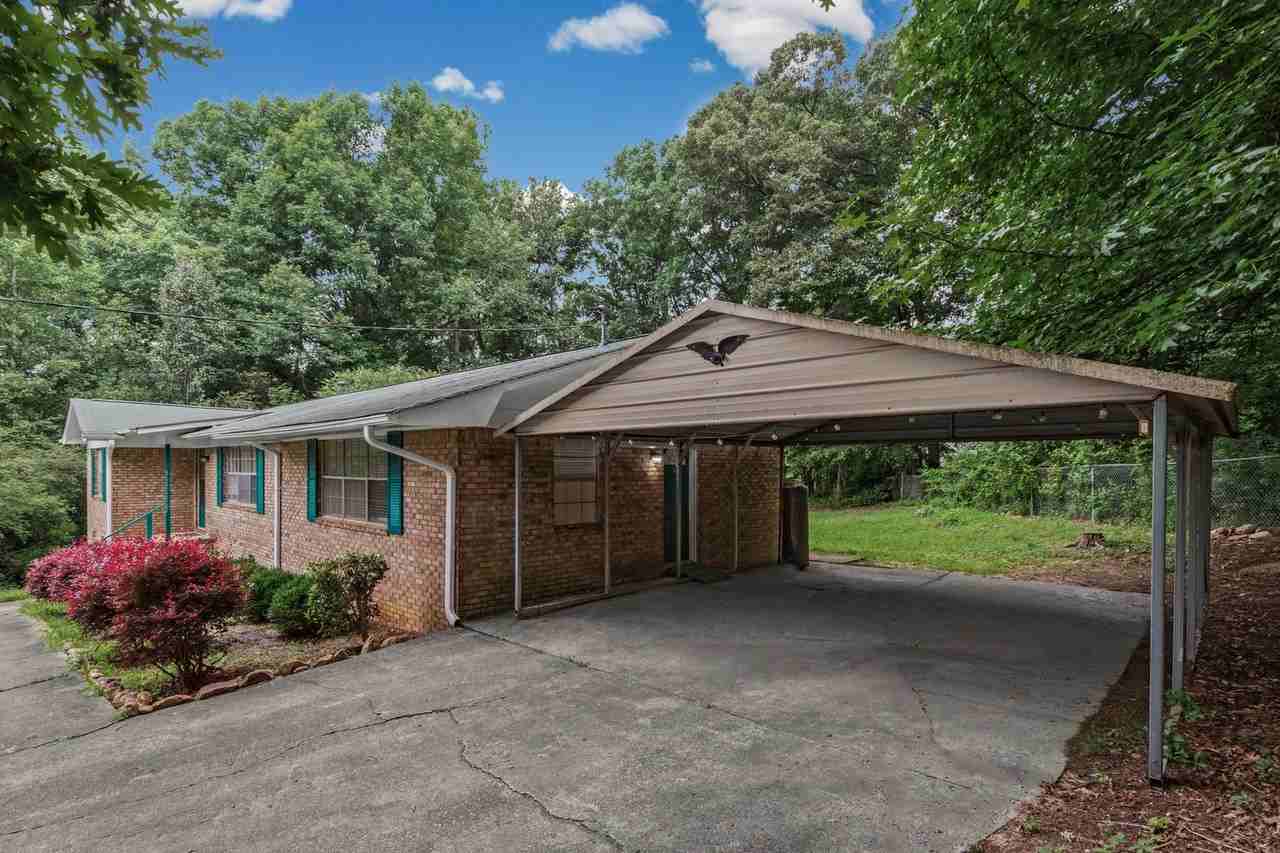 6096 Hillpine Dr - Photo 3 of 28