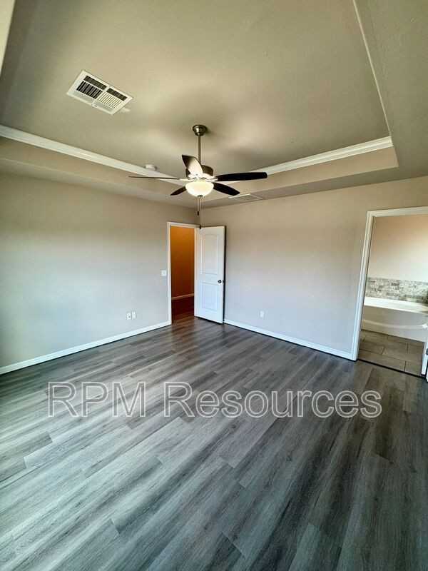 6716 Nw 157th St - Photo 6 of 25