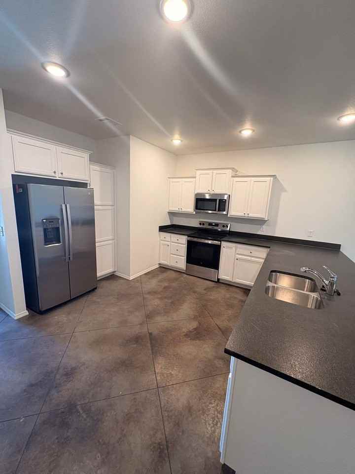 10301 Stone Meadow Dr - Photo 4 of 27