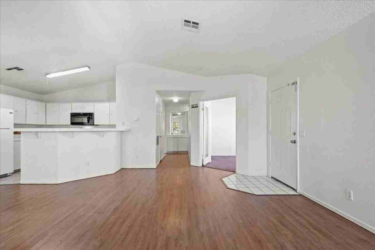 7909 Fossil Creek Ln - Photo 6 of 21