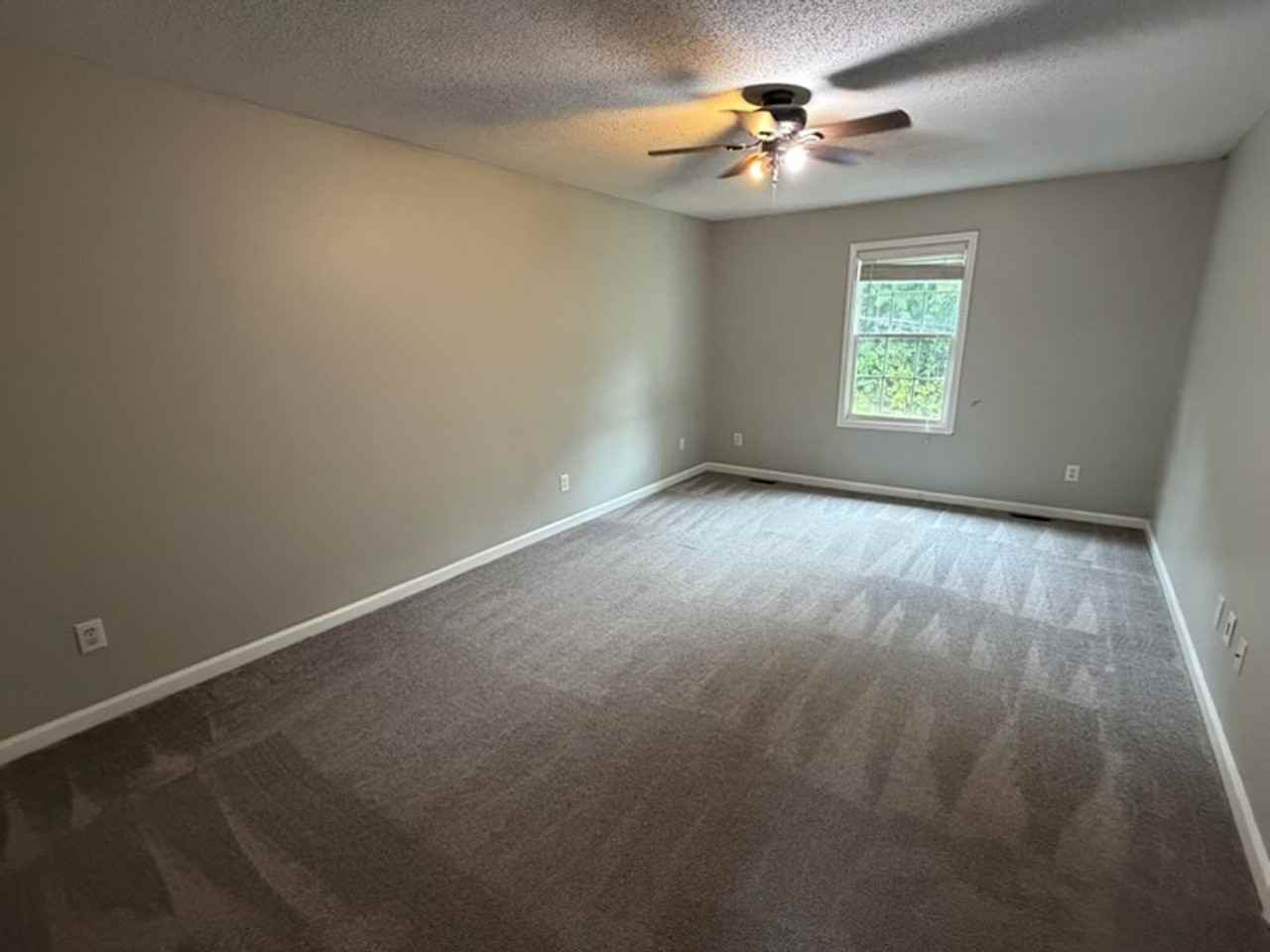 122 Arrowhead Dr - Photo 4 of 4