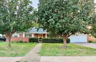 featured image of 2213 Culver Dr