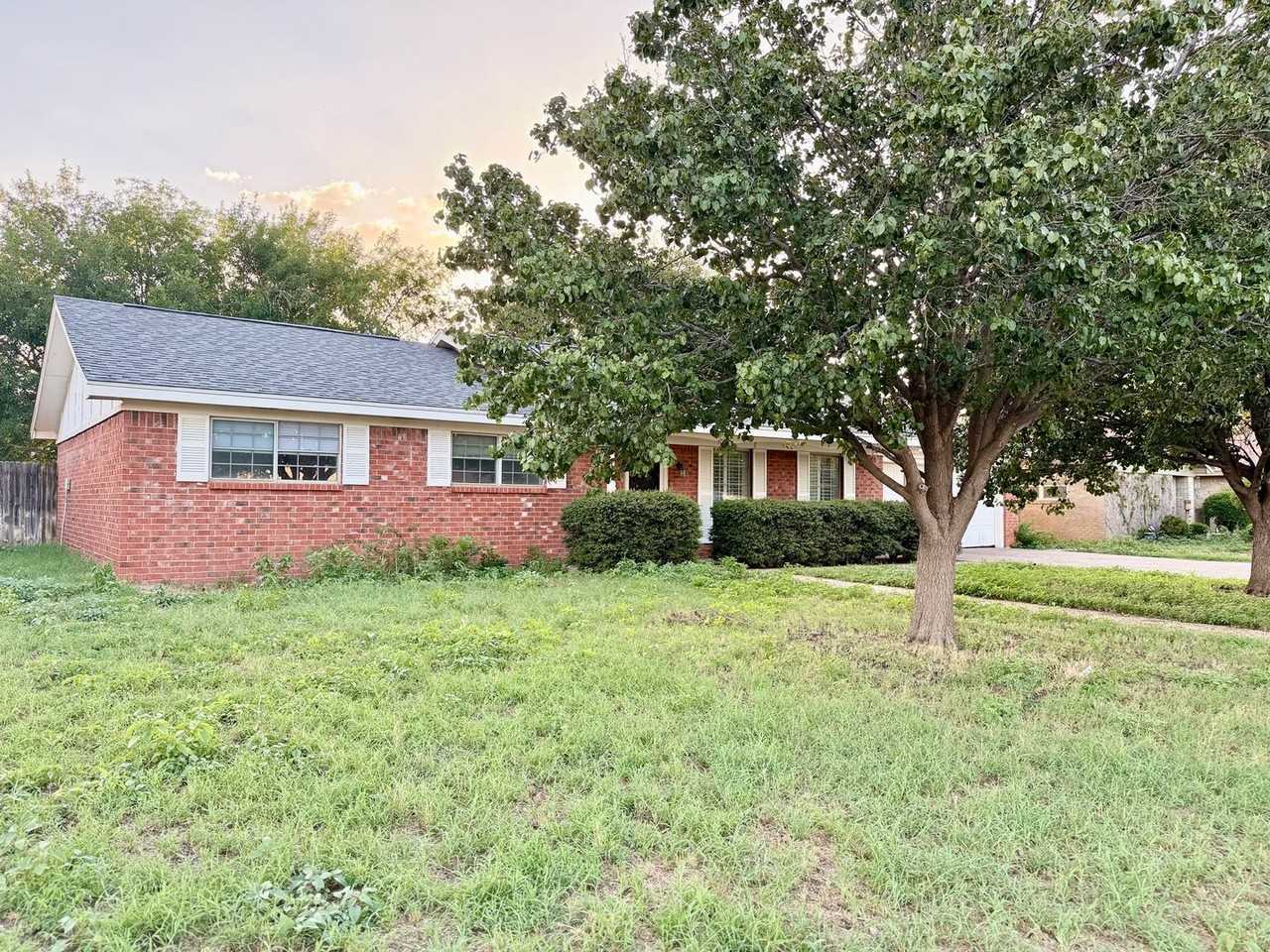 2213 Culver Dr - Photo 2 of 22