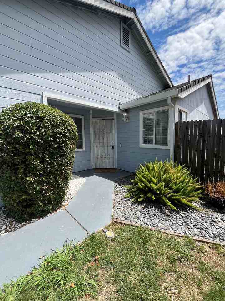 836 Marsh Creek Dr - Photo 5 of 38