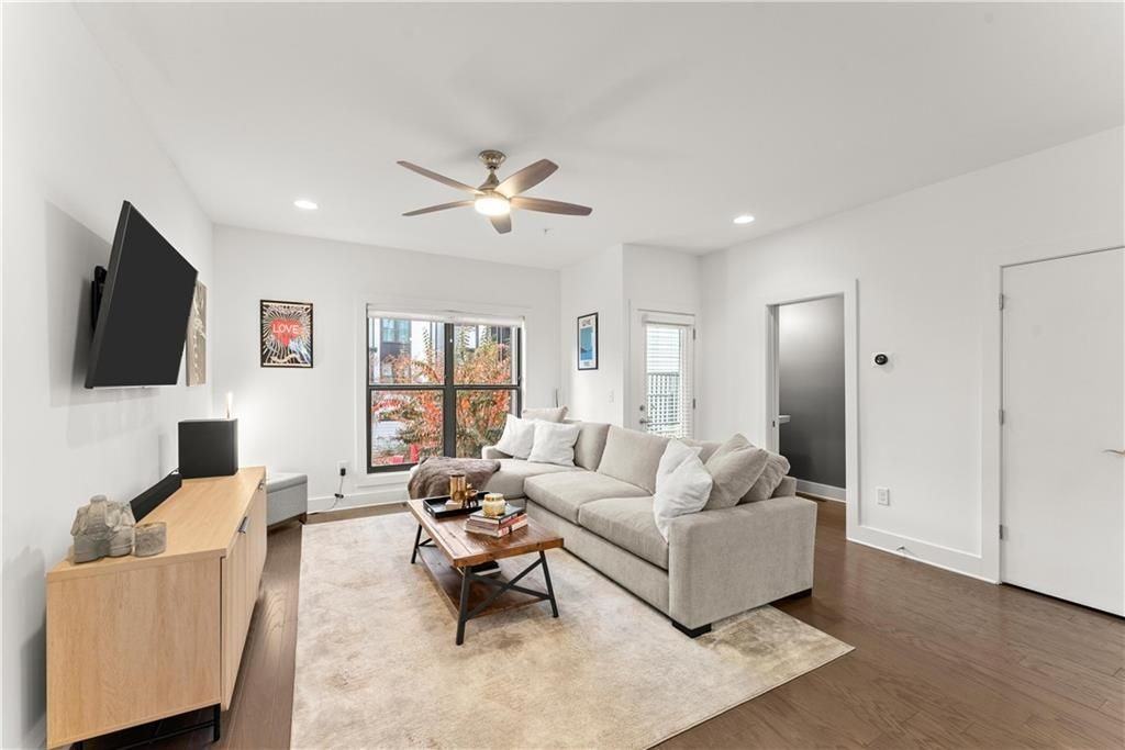 53 Moda Ln - Photo 3 of 44