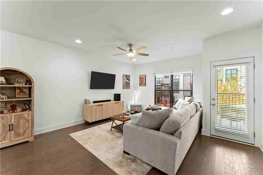 53 Moda Ln - Photo 4 of 44