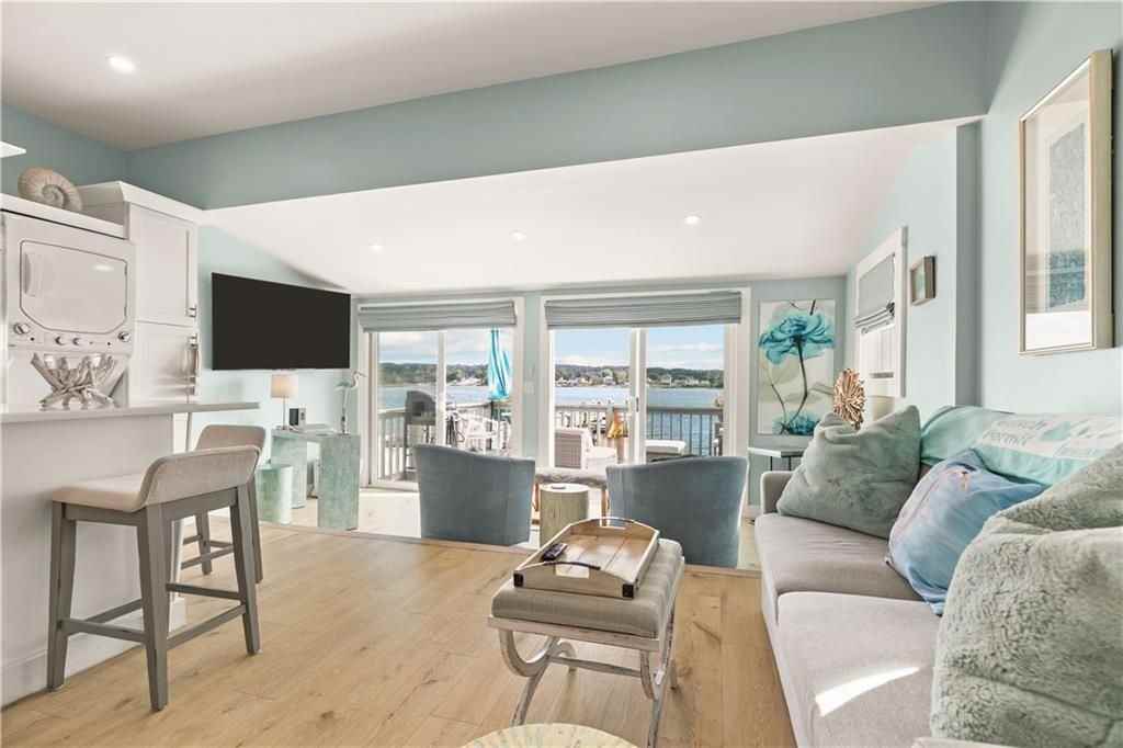 61 Green St - Photo 7 of 30