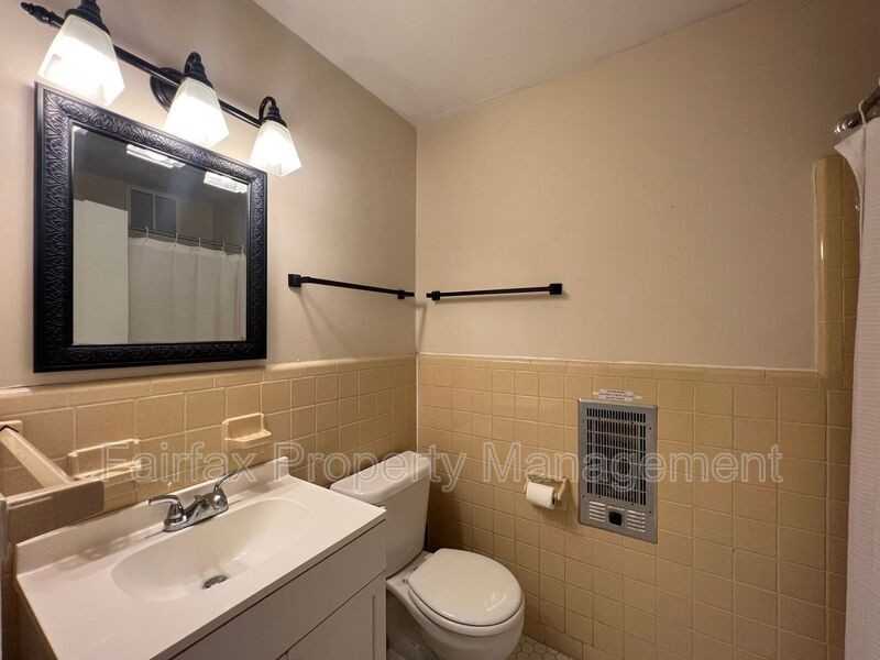 1931 Morehead Ave - Photo 6 of 11
