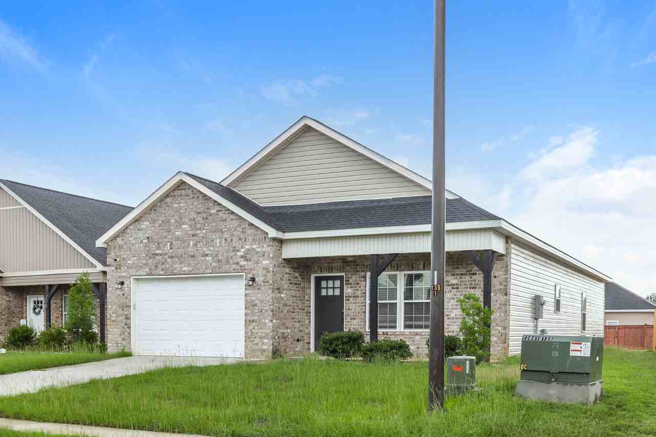 219 Beau Claire Cir - Photo 2 of 15