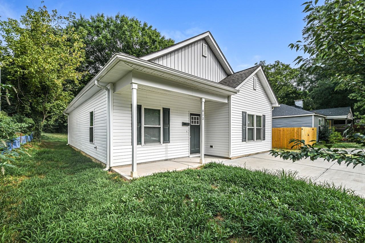 812 Cantwell St - Photo 2 of 15