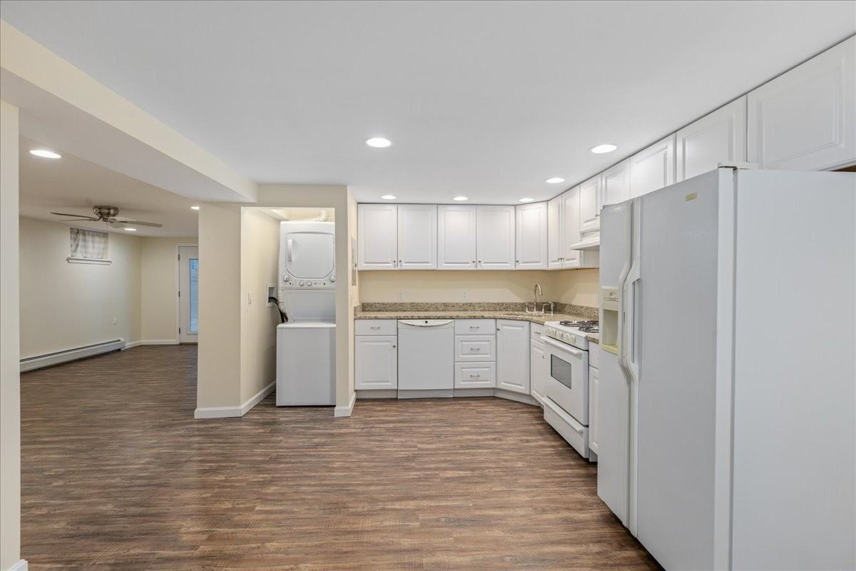 387 Main Street ##1 - Photo 5 of 15