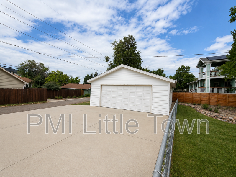 5561 S Cedar St - Photo 6 of 39