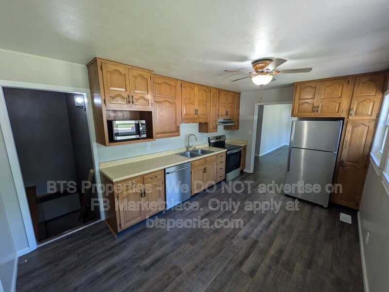 306 Parkview Dr - Photo 3 of 22
