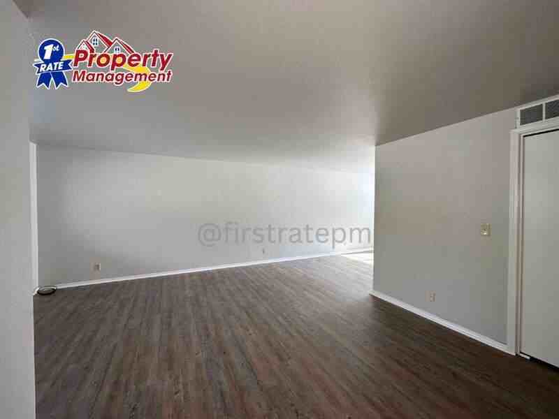 1184 W Lee St - Photo 6 of 25