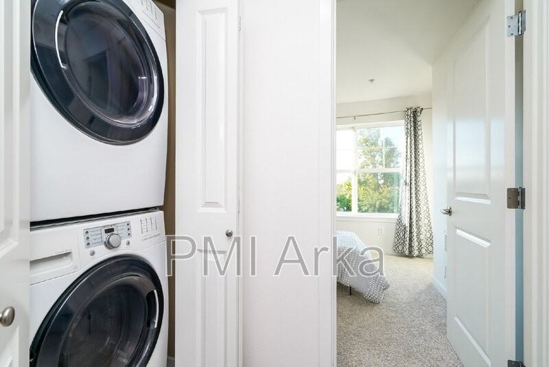 2460 Ne Park Dr - Photo 6 of 15