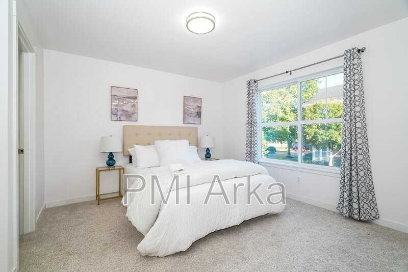 2460 Ne Park Dr - Photo 7 of 15