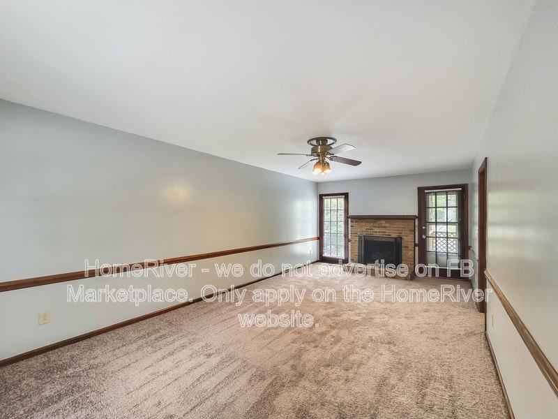 9444 Stately Oak Ln - Photo 4 of 23