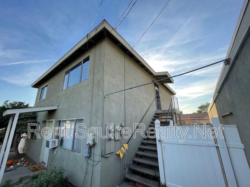W Crescent Dr - Photo 2 of 30