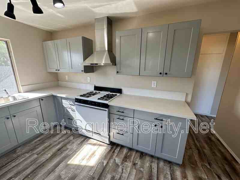 W Crescent Dr - Photo 7 of 30