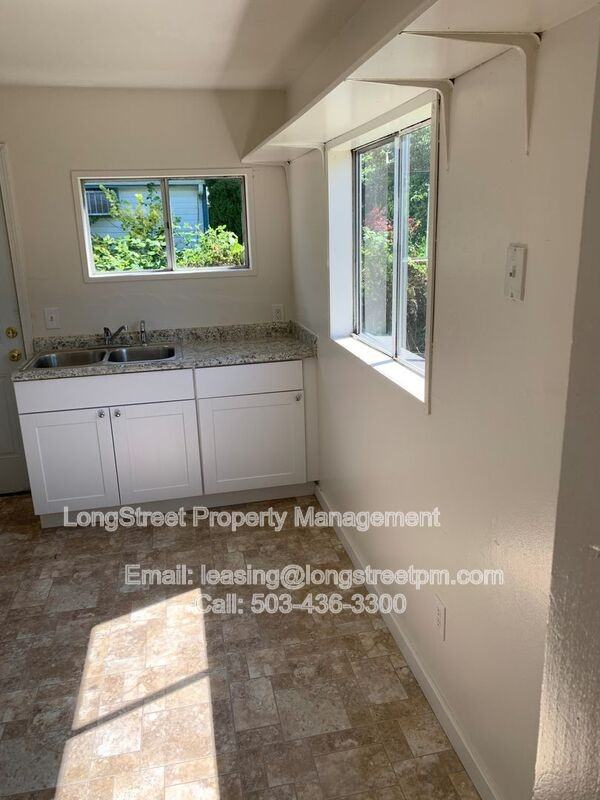 2425 Sw Pickford St - Photo 6 of 17