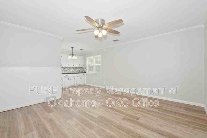 1301 Nw 102nd St - Photo 4 of 16