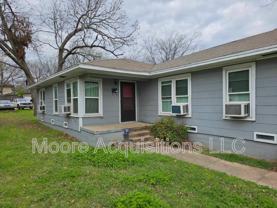 1306 N Travis St - Photo 1 of 1