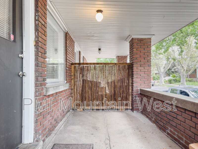 1134 S Mcclelland St - Photo 3 of 34