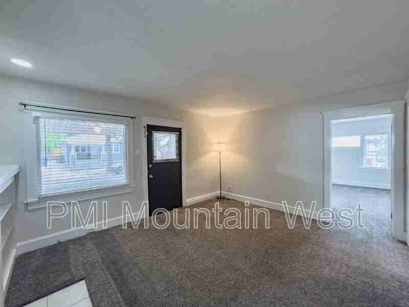 1134 S Mcclelland St - Photo 6 of 34
