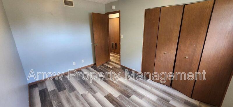828 E St - Photo 6 of 12