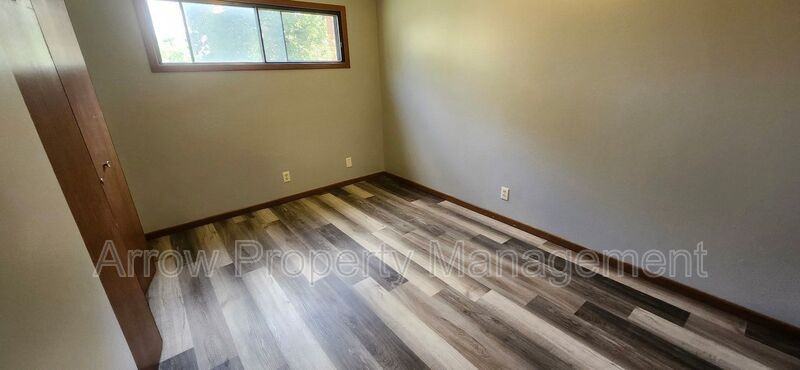 828 E St - Photo 7 of 12