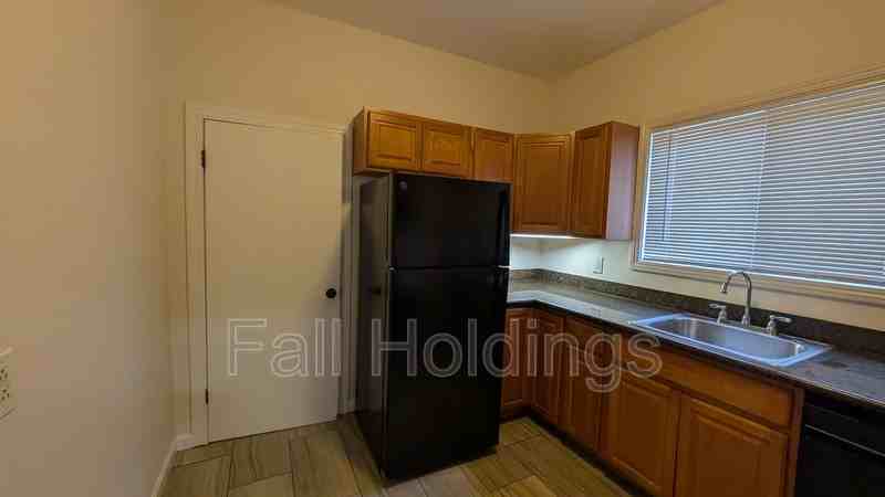 1438 Alcatraz Ave #1436 - Photo 3 of 9
