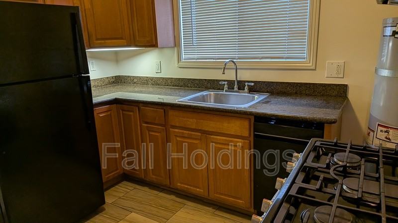 1438 Alcatraz Ave #1436 - Photo 5 of 9