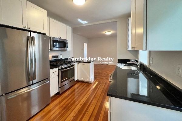 17 Ashland St #2T