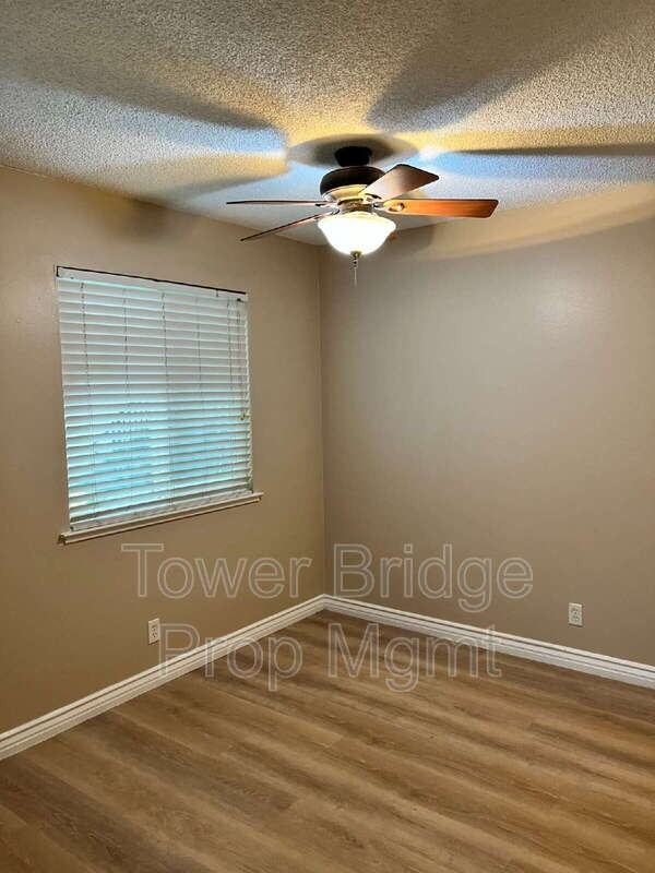 5146 Rhode Island Dr #2 - Photo 4 of 12