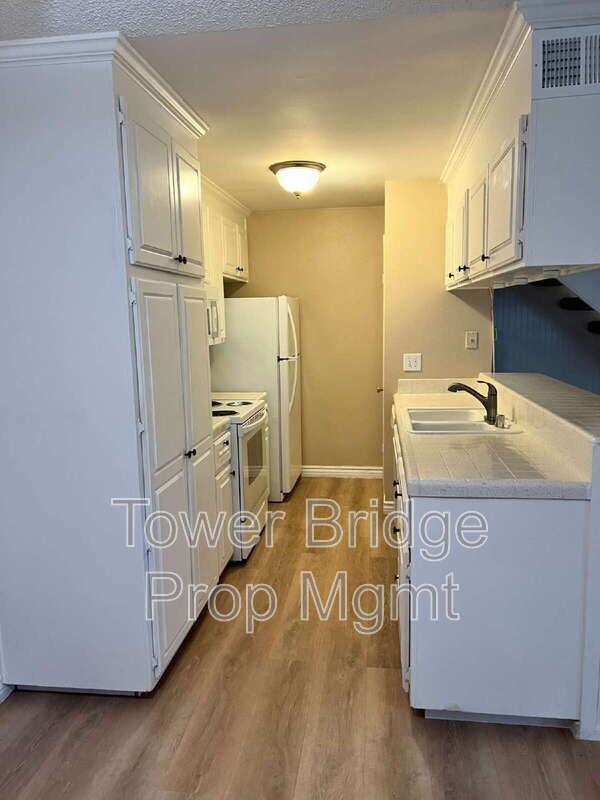 5146 Rhode Island Dr #2 - Photo 7 of 12