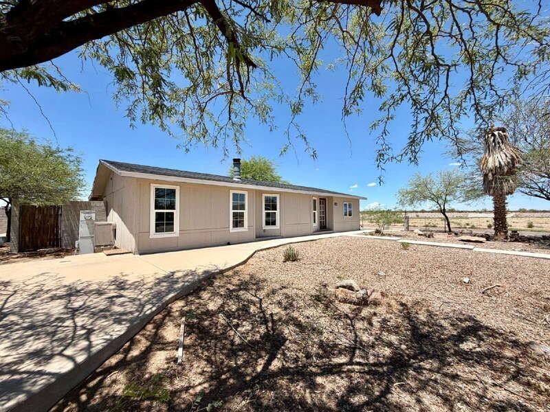 11016 N Grand Canyon Blvd - Photo 2 of 20