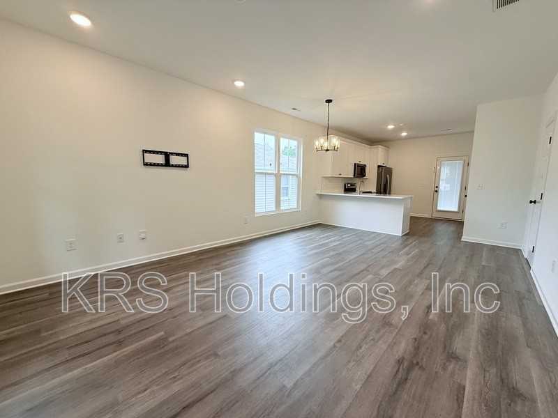 1420 Maplewood Dr #C - Photo 2 of 14