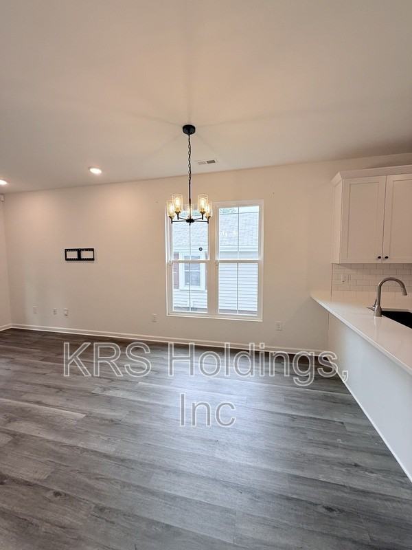 1420 Maplewood Dr #C - Photo 4 of 14