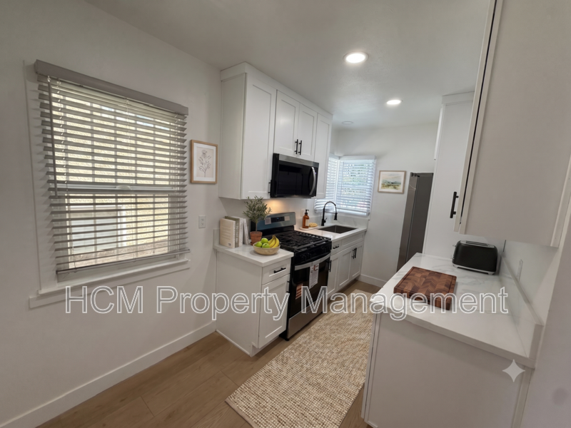 1048 Cedar Ave #1048 - Photo 4 of 22