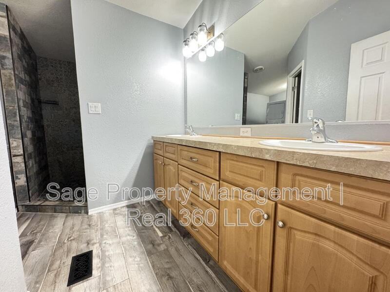 4879 N Monterey Dr - Photo 7 of 13