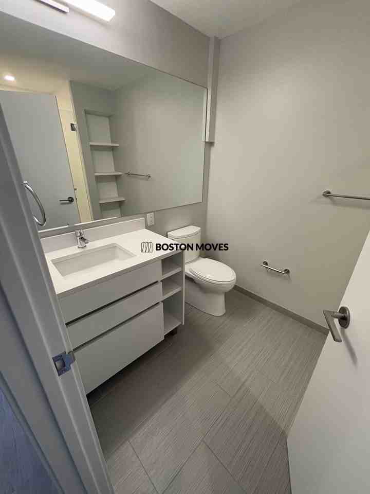 Causeway St #1002 - Photo 4 of 7