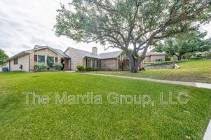 featured image of 2702 Lookout Pl
