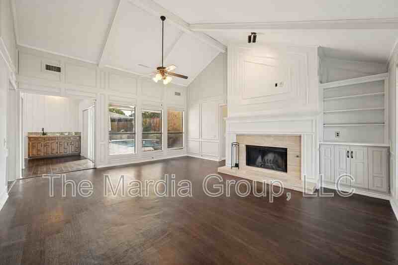 2702 Lookout Pl - Photo 6 of 25