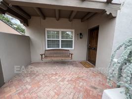 featured image of 411 Wellesley Dr Se