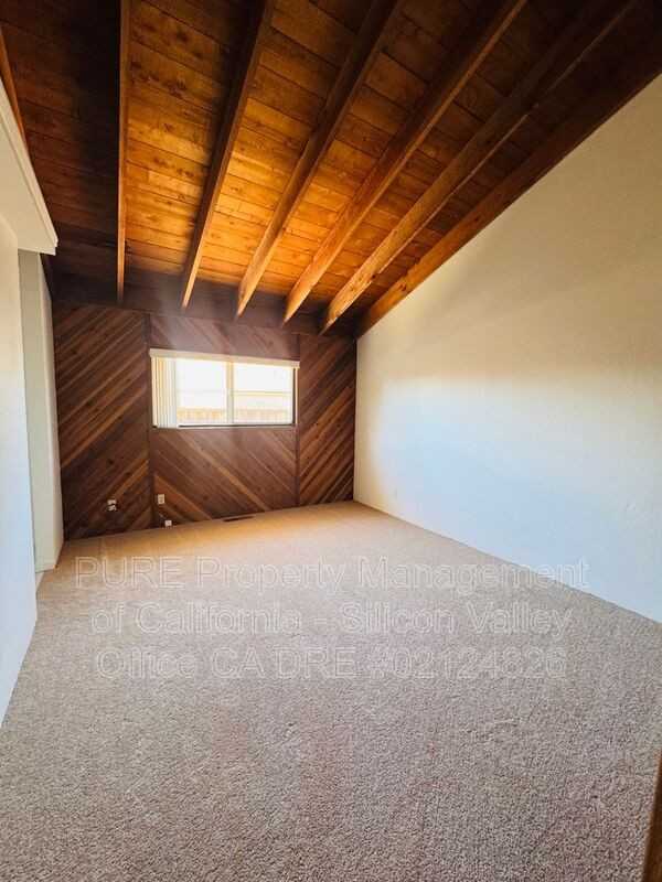 2325 7th Ave - Photo 4 of 10