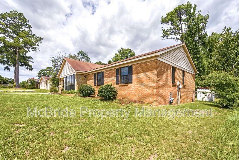 4409 Roxbury Dr - Photo 4 of 19