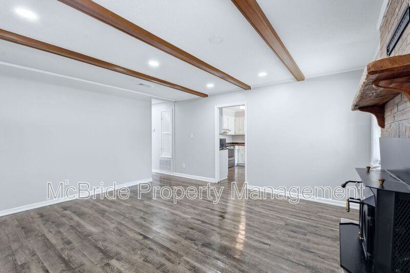 4409 Roxbury Dr - Photo 6 of 19