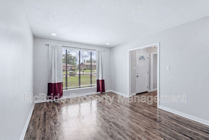 4409 Roxbury Dr - Photo 7 of 19