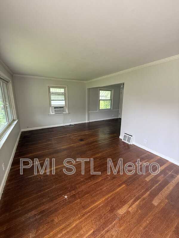 1131 Darr Dr - Photo 2 of 13