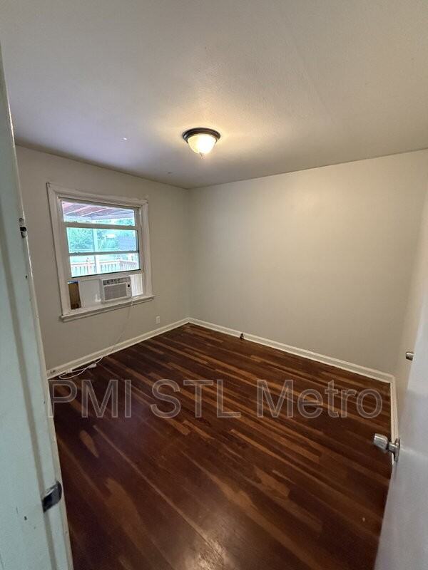 1131 Darr Dr - Photo 7 of 13